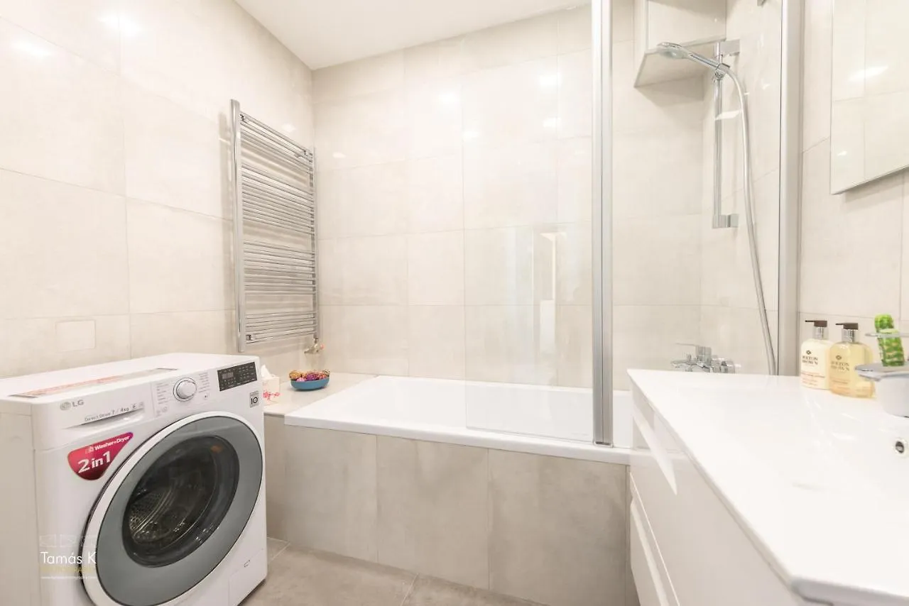 Amora Homes Imperial Suite With Basilika And Castle View Need Reservation For Free Parking Budapest Appartamento